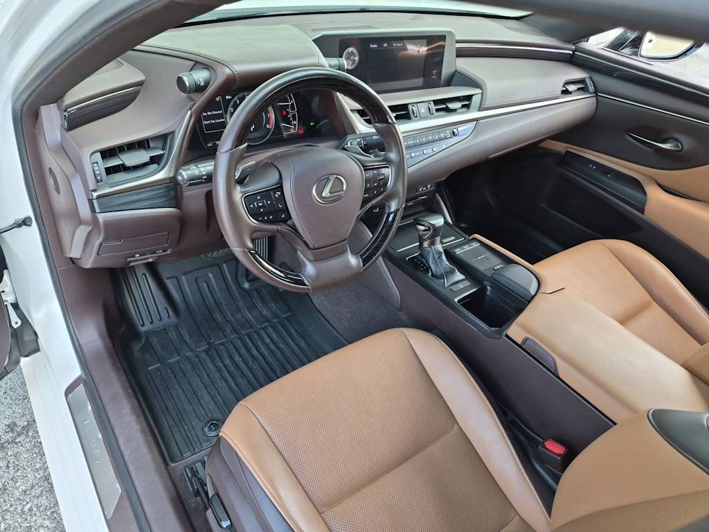 Thumbnail: 2021 Lexus ES - 2