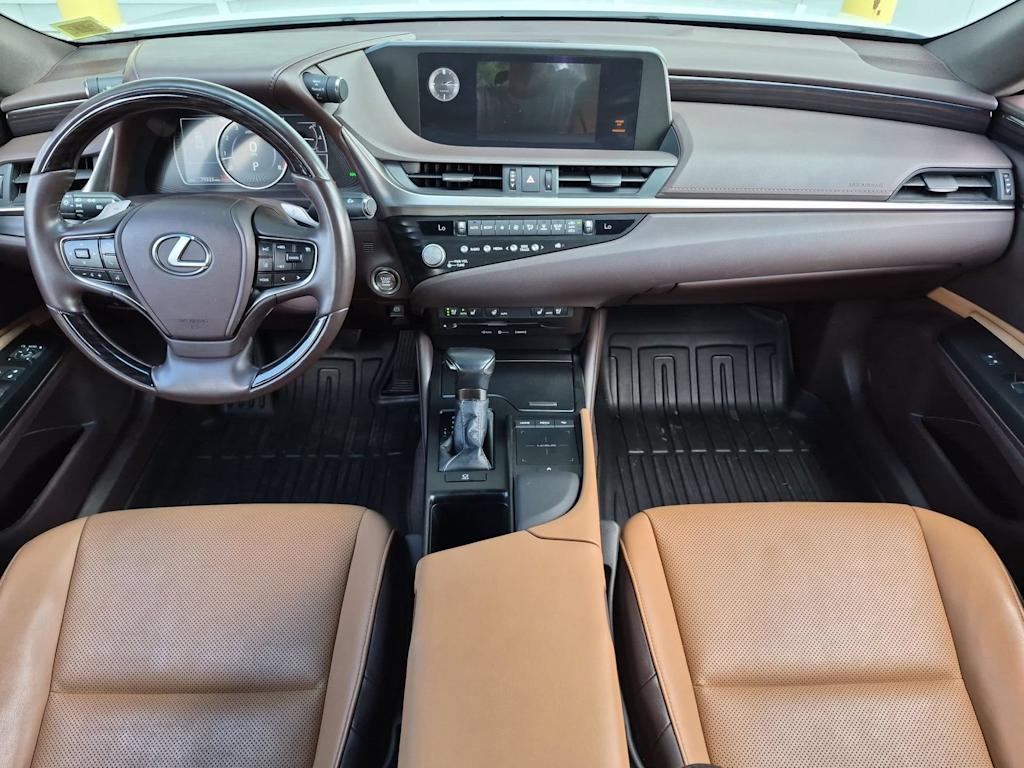 Thumbnail: 2021 Lexus ES - 10