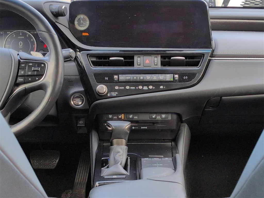 Thumbnail: 2022 Lexus ES - 16