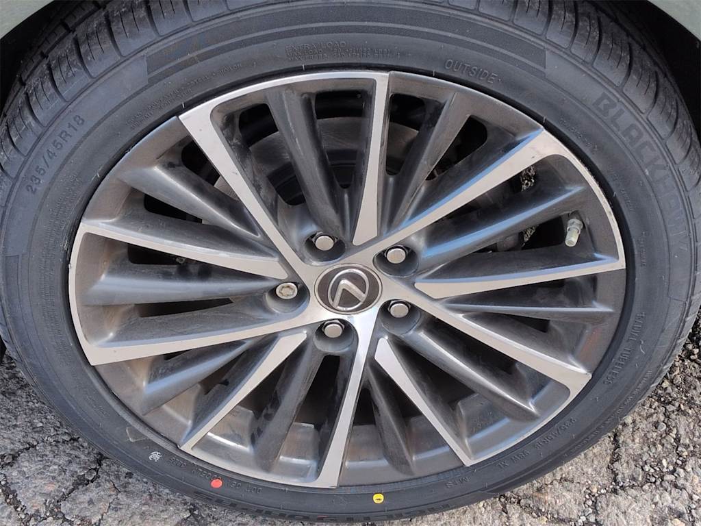 Thumbnail: 2022 Lexus ES - 9