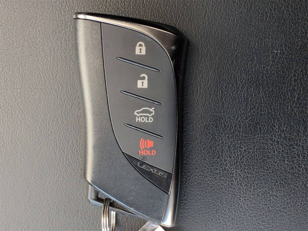 Thumbnail: 2022 Lexus ES - 21