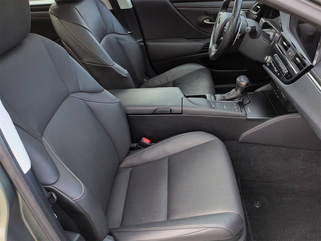 Thumbnail: 2022 Lexus ES - 33