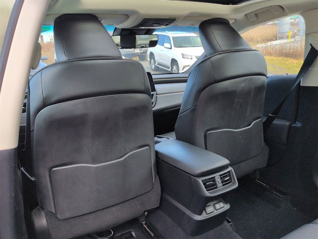 Thumbnail: 2022 Lexus ES - 13