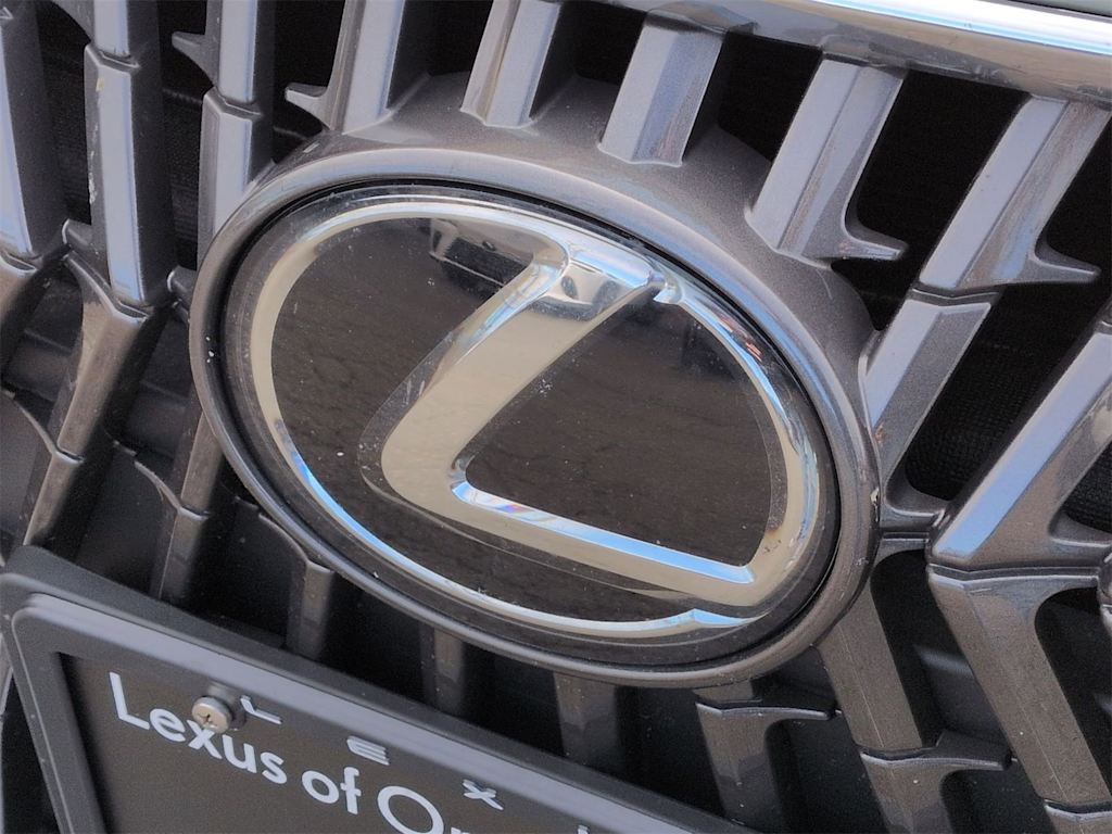 Thumbnail: 2022 Lexus ES - 28