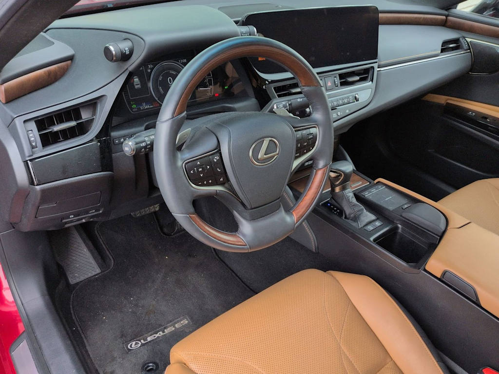 Thumbnail: 2022 Lexus ES - 2