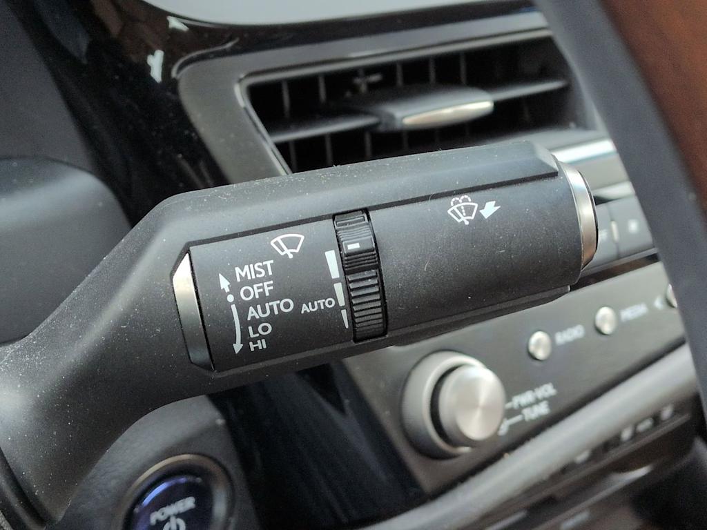 Thumbnail: 2022 Lexus ES - 35