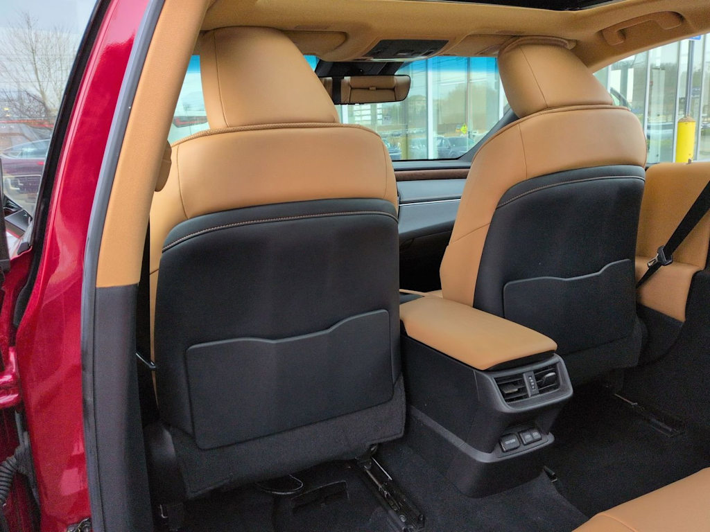 Thumbnail: 2022 Lexus ES - 13