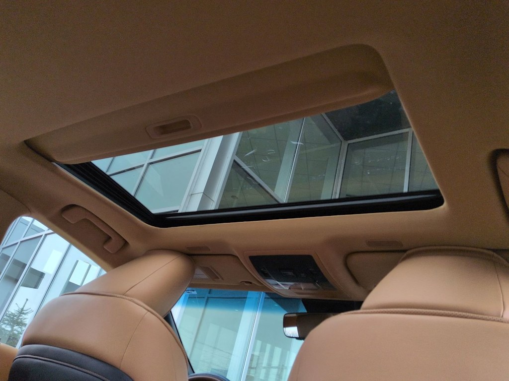 Thumbnail: 2022 Lexus ES - 32