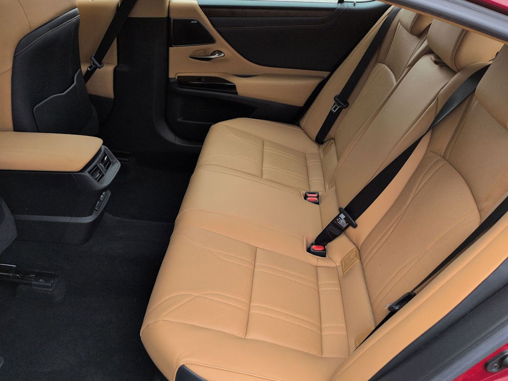 Thumbnail: 2022 Lexus ES - 30