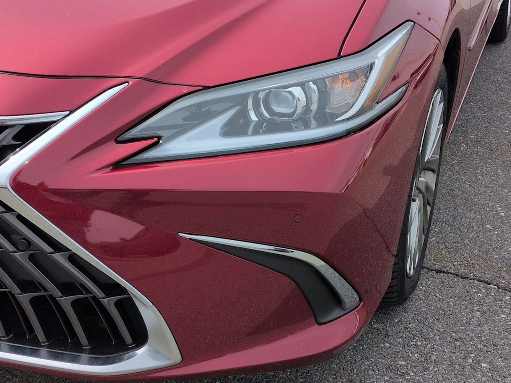 Thumbnail: 2022 Lexus ES - 26