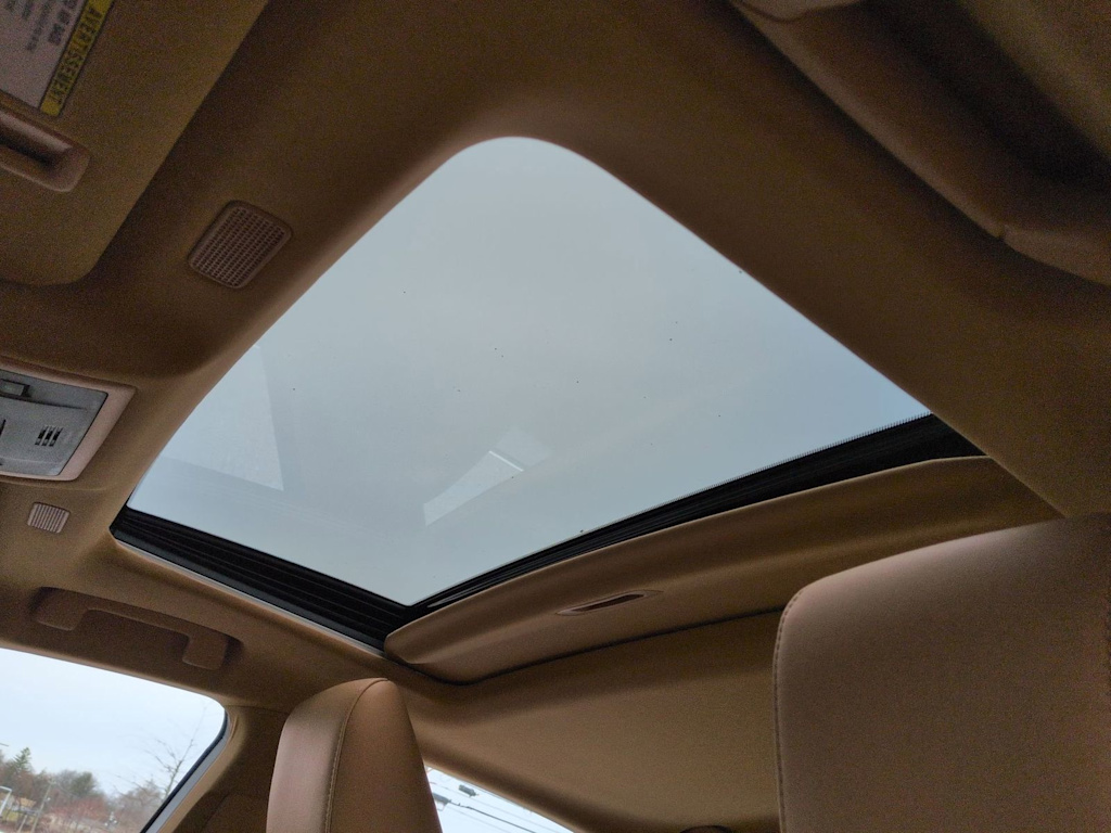 Thumbnail: 2022 Lexus ES - 29