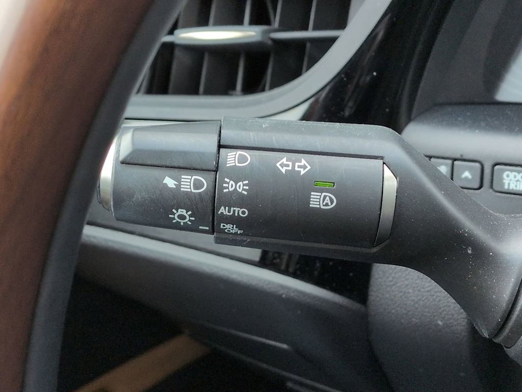 Thumbnail: 2022 Lexus ES - 36