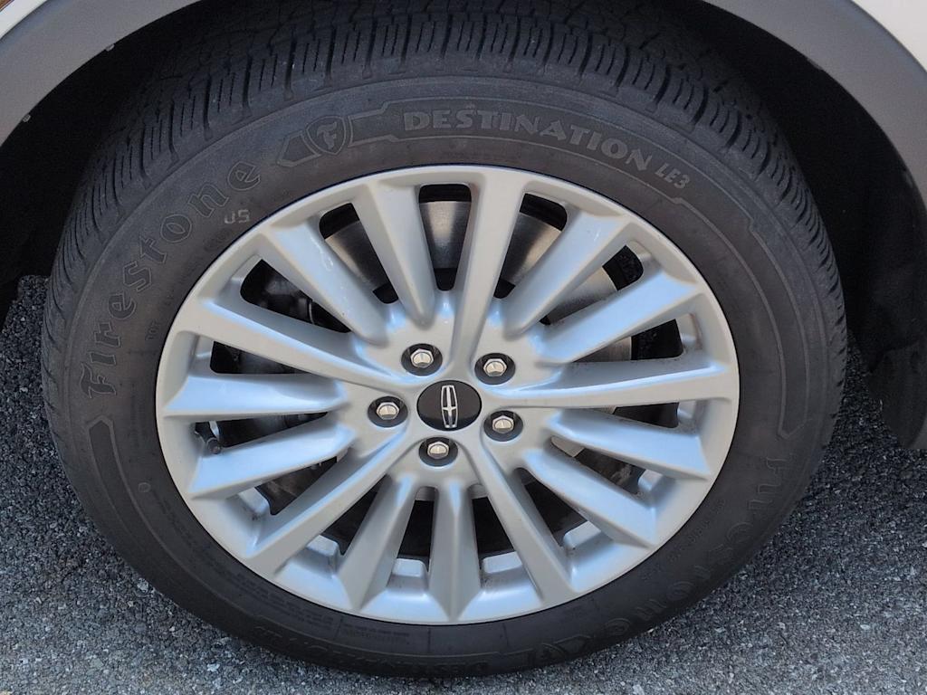 Thumbnail: 2019 Lincoln MKC - 26
