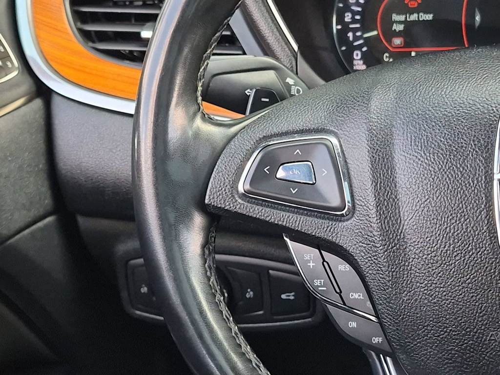 Thumbnail: 2019 Lincoln MKC - 32