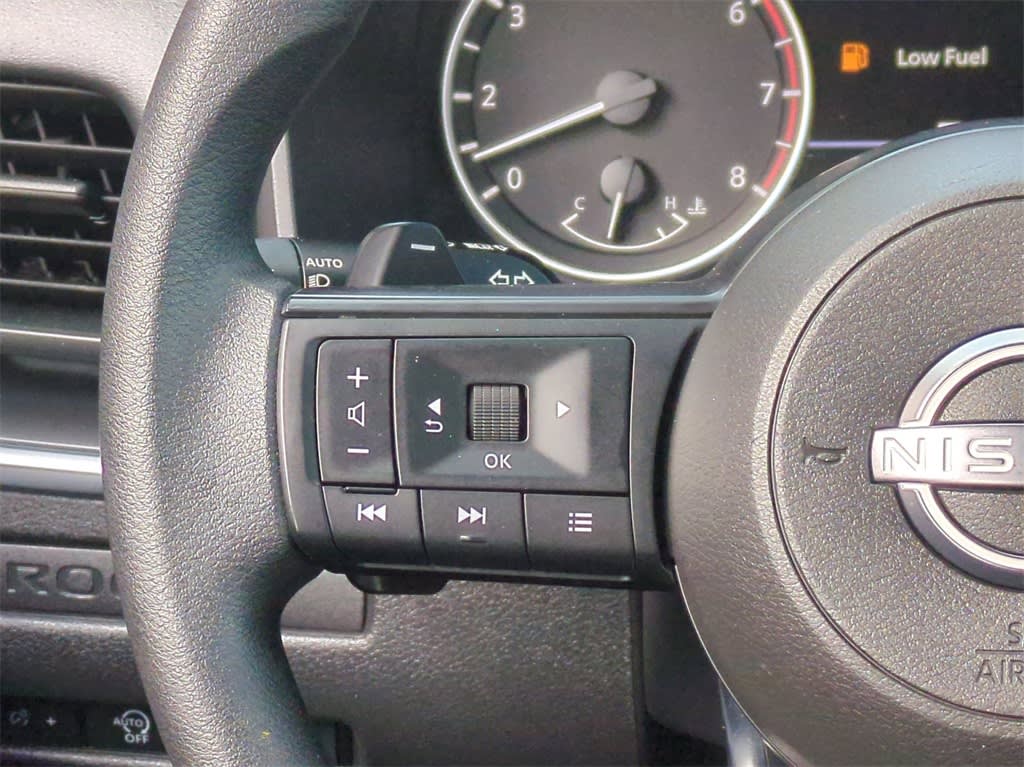 2024 Nissan Rogue S 30