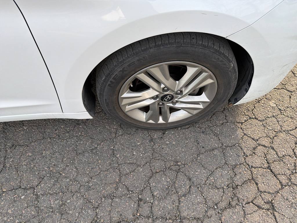 Thumbnail: 2019 Hyundai Elantra - 22