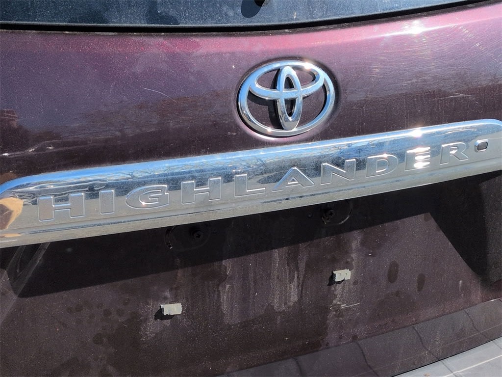 Thumbnail: 2012 Toyota Highlander - 25