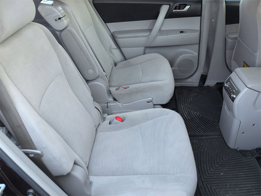Thumbnail: 2012 Toyota Highlander - 10