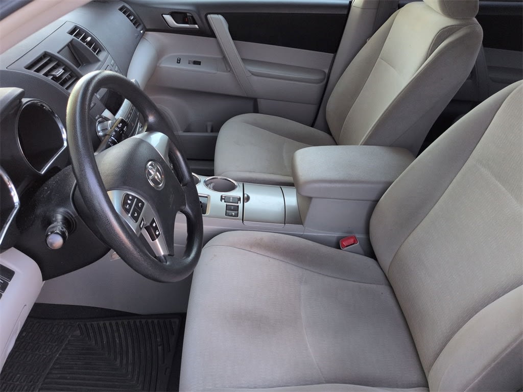 Thumbnail: 2012 Toyota Highlander - 9