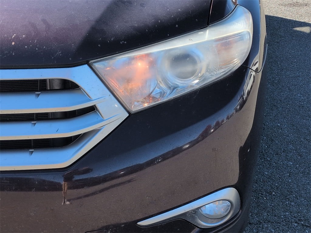 Thumbnail: 2012 Toyota Highlander - 24