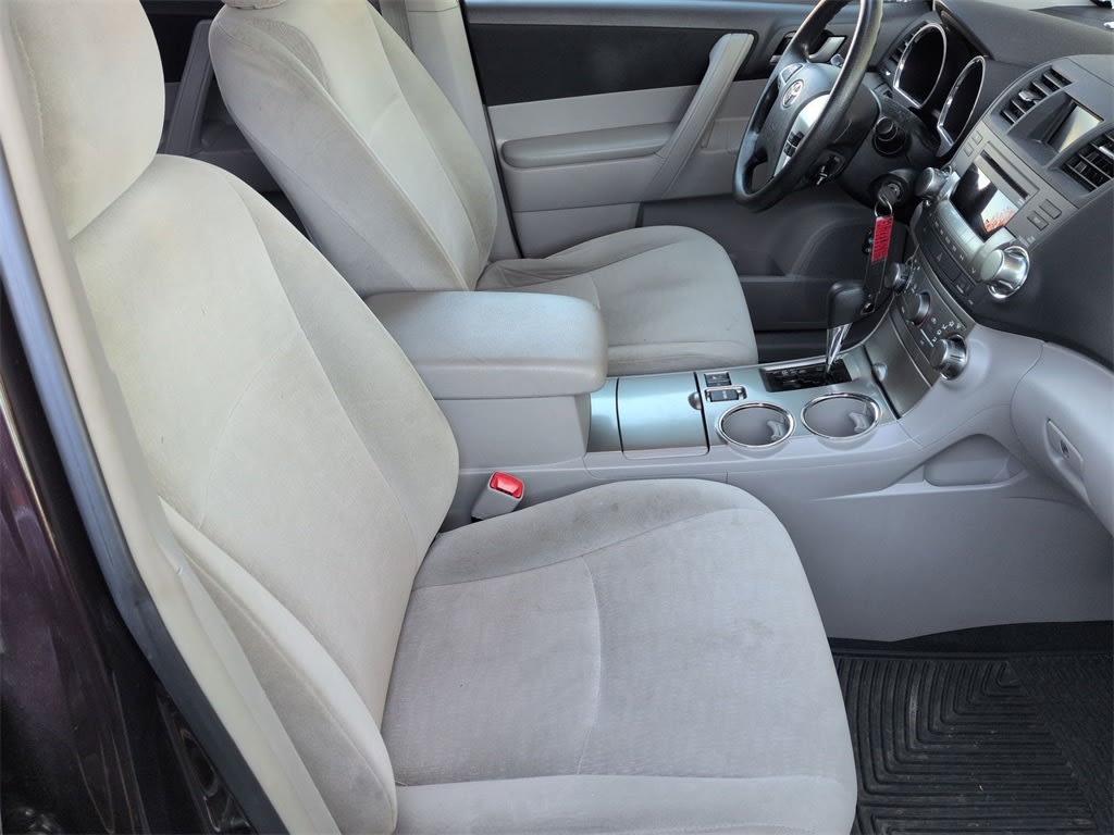 Thumbnail: 2012 Toyota Highlander - 28