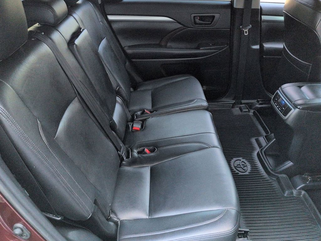 Thumbnail: 2019 Toyota Highlander - 29