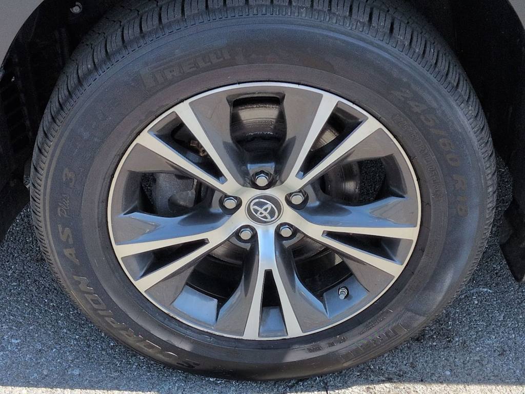 Thumbnail: 2019 Toyota Highlander - 8