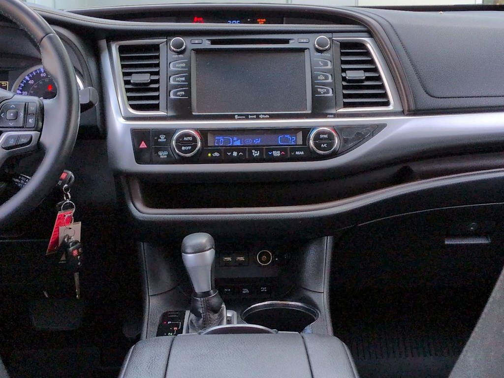 Thumbnail: 2019 Toyota Highlander - 15
