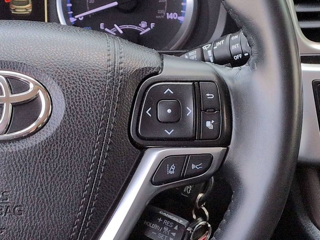 Thumbnail: 2019 Toyota Highlander - 31