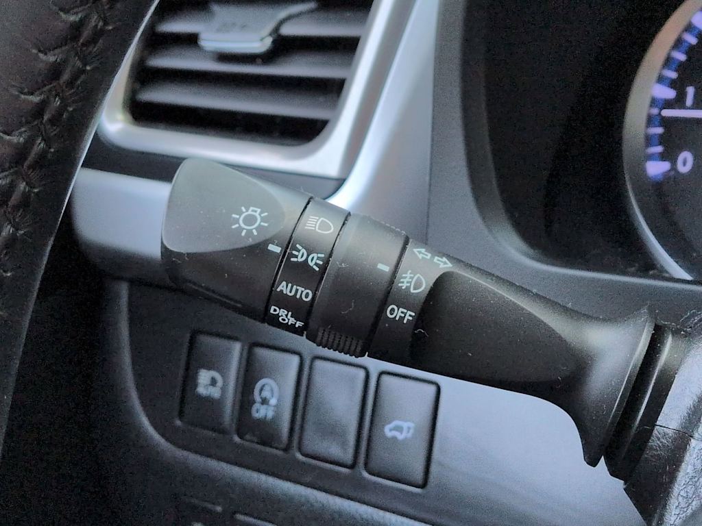 Thumbnail: 2019 Toyota Highlander - 16