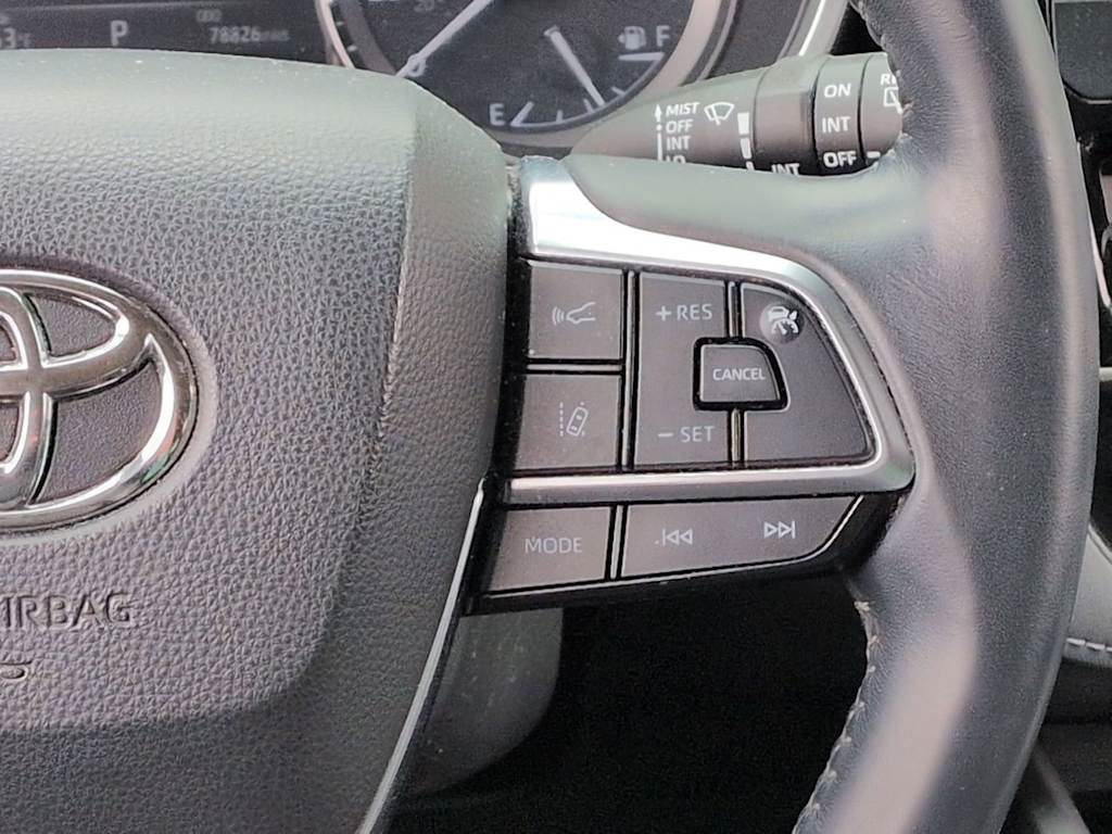 Thumbnail: 2021 Toyota Highlander - 32