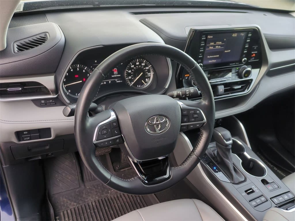 2021 Toyota Highlander XLE 2