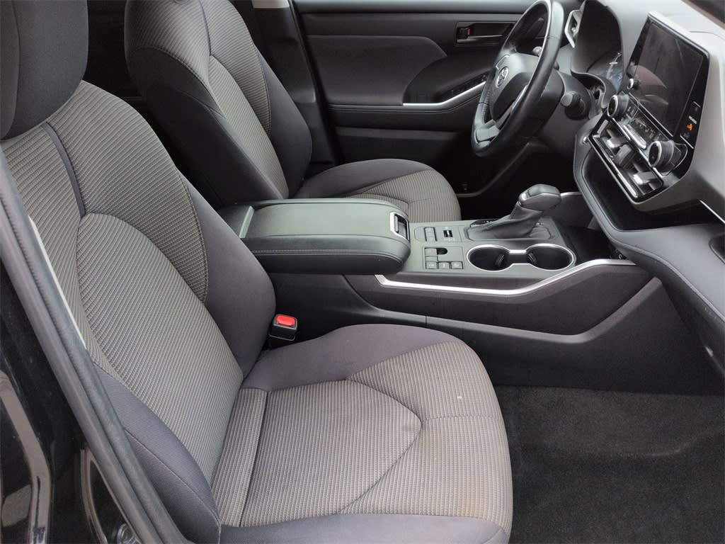 Thumbnail: 2023 Toyota Highlander - 29