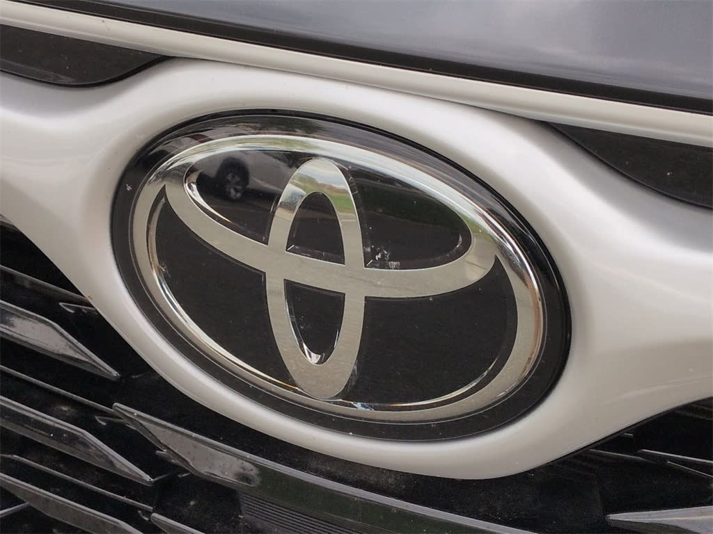 Thumbnail: 2023 Toyota Highlander - 6