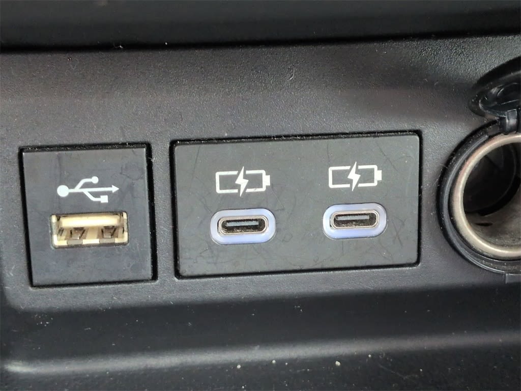 Thumbnail: 2023 Toyota Highlander - 36