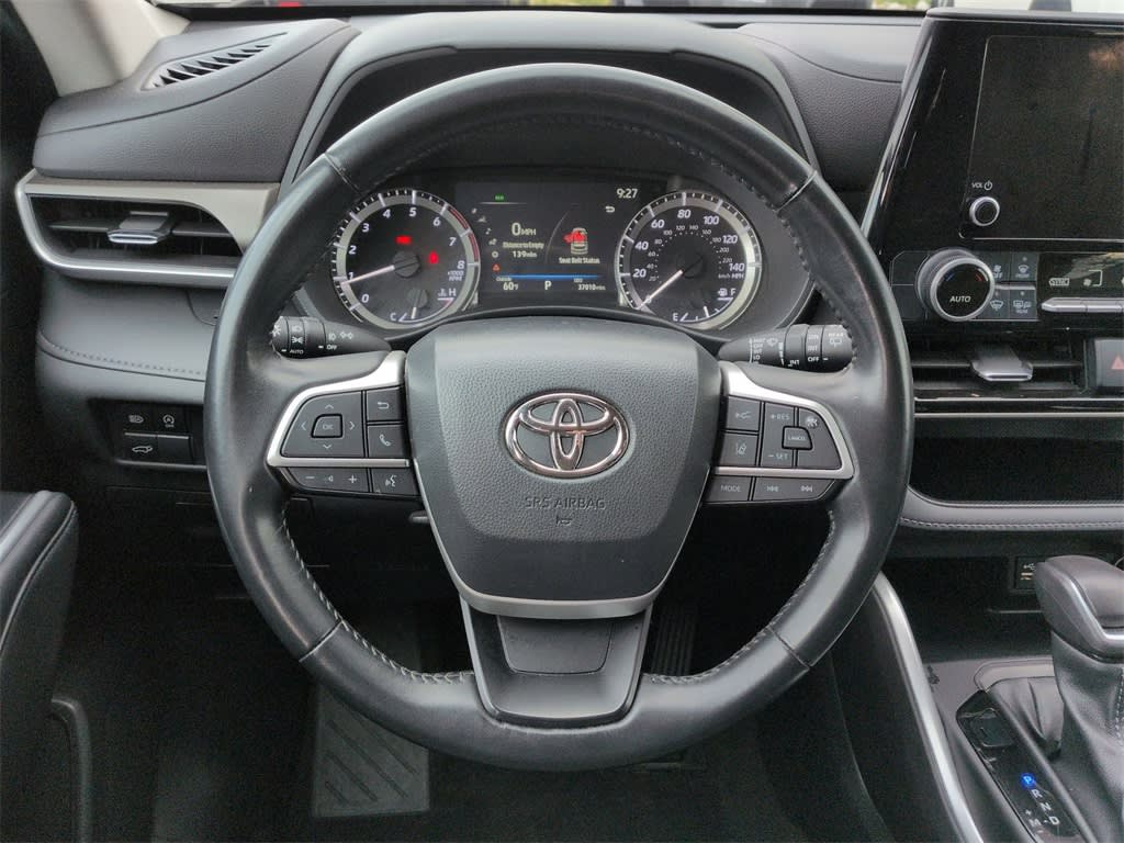 Thumbnail: 2023 Toyota Highlander - 13