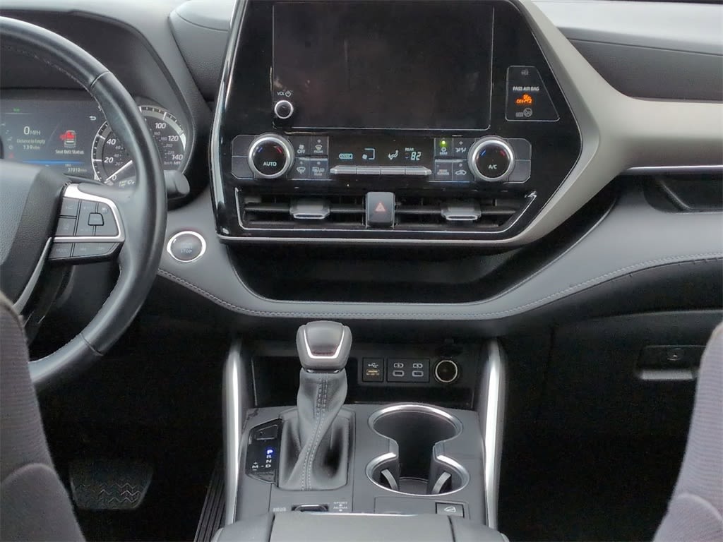 Thumbnail: 2023 Toyota Highlander - 14