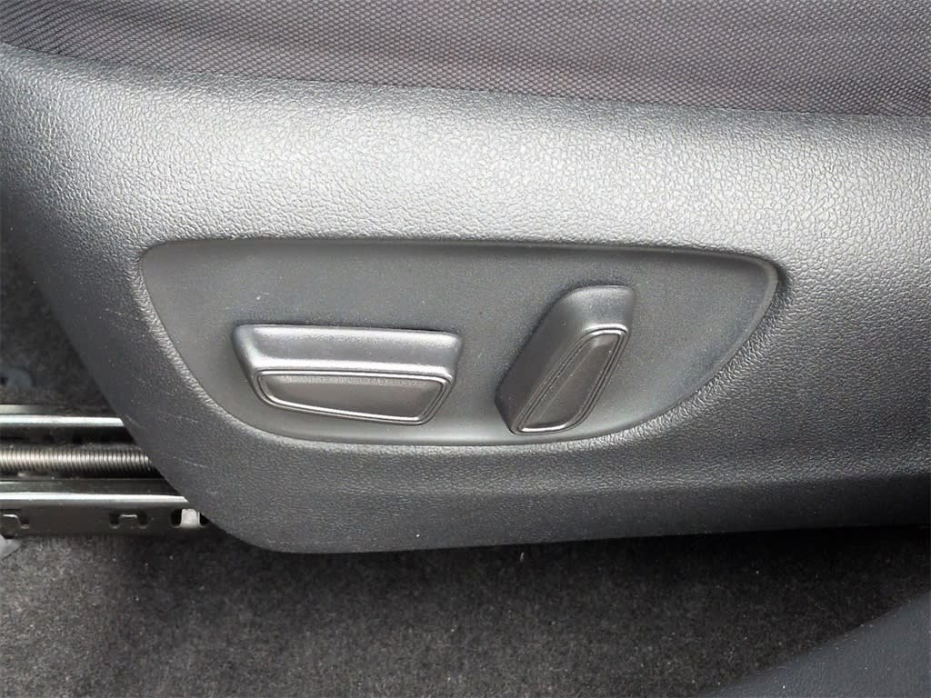 Thumbnail: 2023 Toyota Highlander - 27