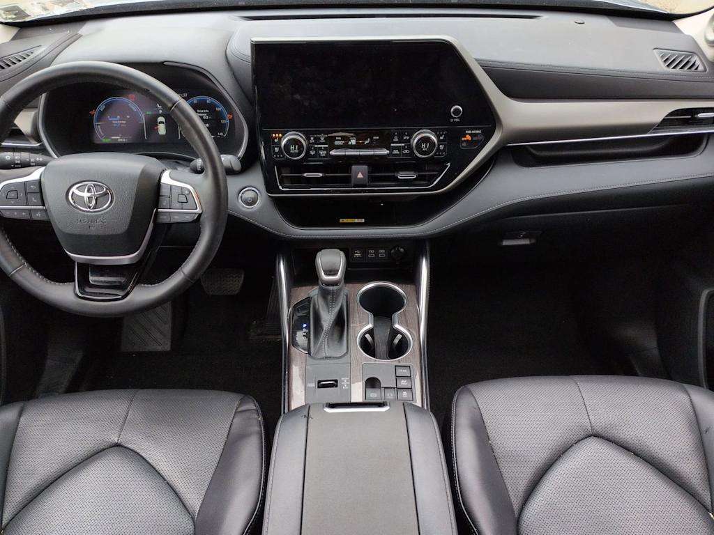 Thumbnail: 2023 Toyota Highlander - 10