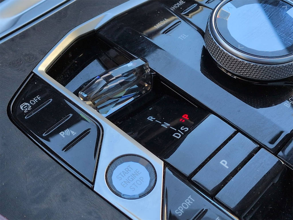 Thumbnail: 2023 BMW X7 - 15