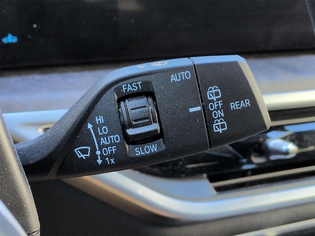 Thumbnail: 2023 BMW X7 - 33