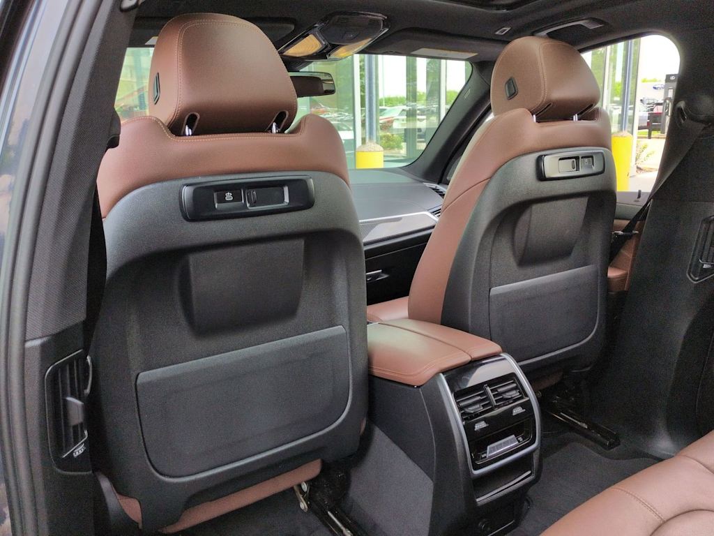 Thumbnail: 2021 BMW X5 - 13