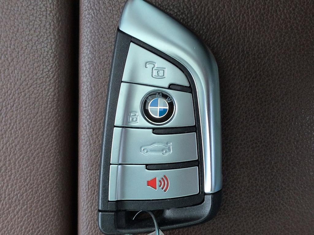 Thumbnail: 2021 BMW X5 - 18