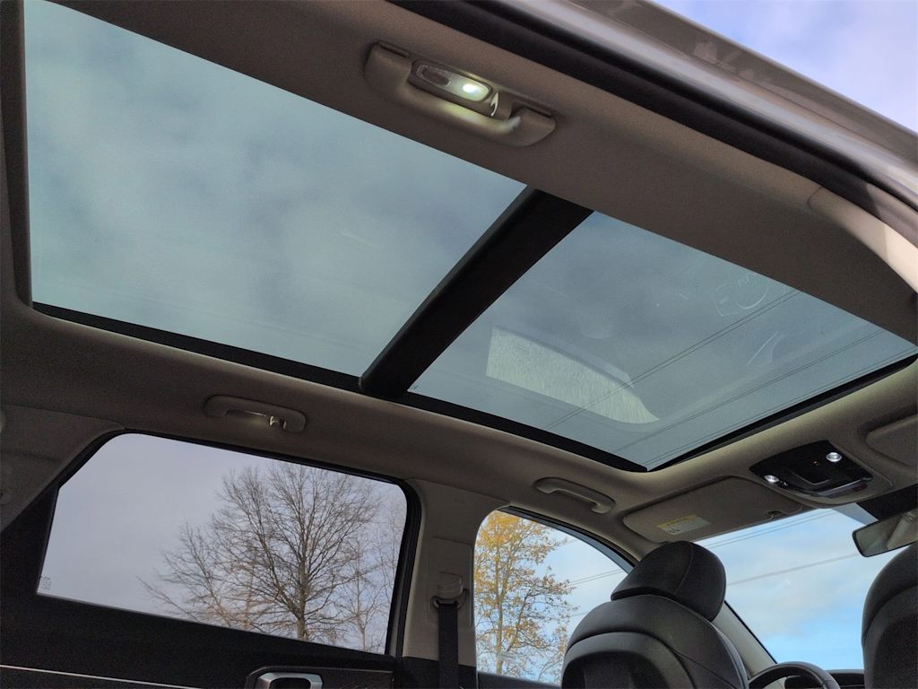 Thumbnail: 2022 Kia Sorento - 31