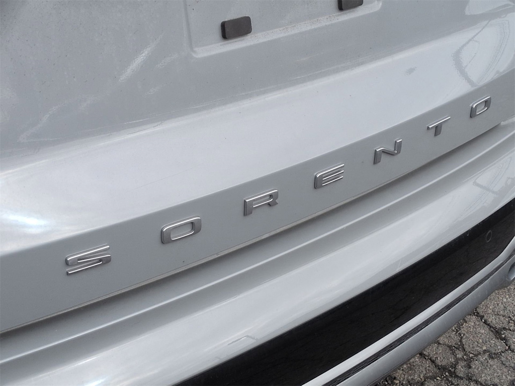 Thumbnail: 2022 Kia Sorento - 7