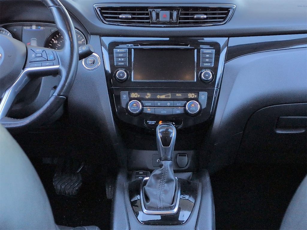 Thumbnail: 2022 Nissan Rogue Sport - 15