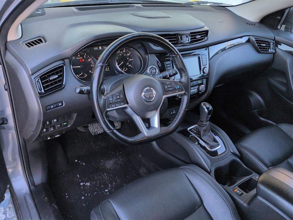 Thumbnail: 2022 Nissan Rogue Sport - 2