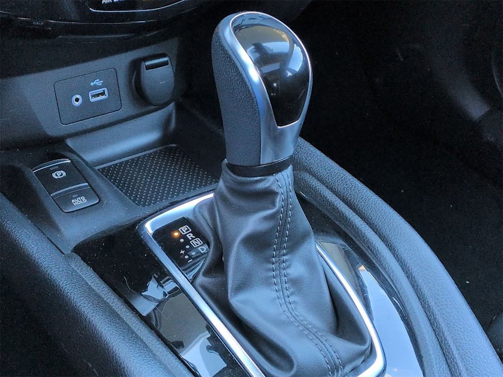 Thumbnail: 2022 Nissan Rogue Sport - 17