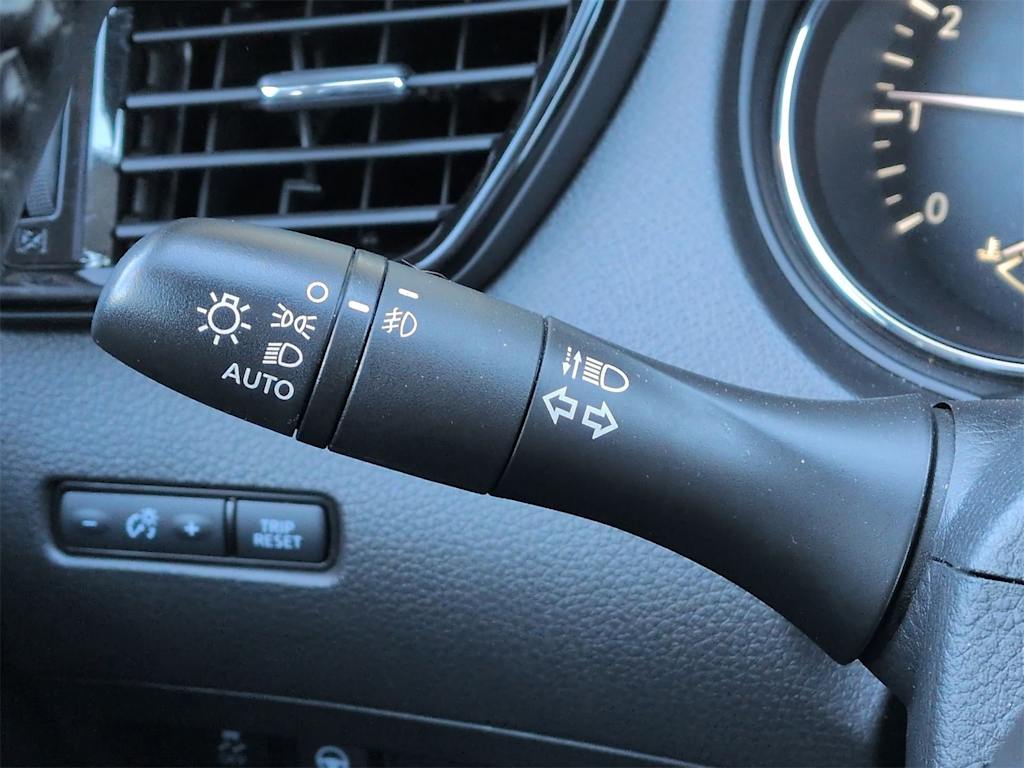 Thumbnail: 2022 Nissan Rogue Sport - 36