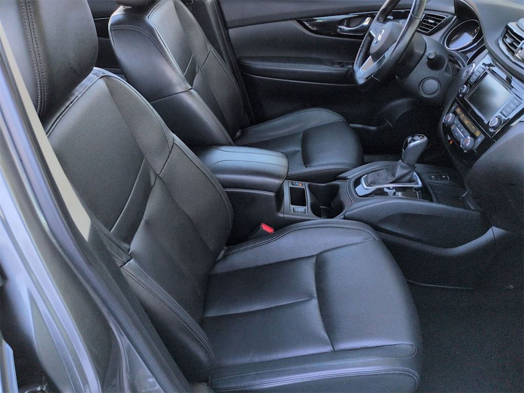 Thumbnail: 2022 Nissan Rogue Sport - 32